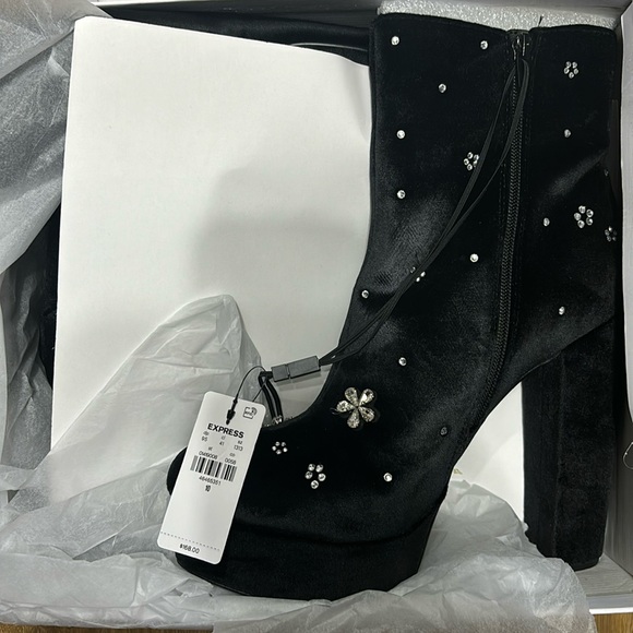 NWT Express embellished ankle booties - Picture 3 of 4